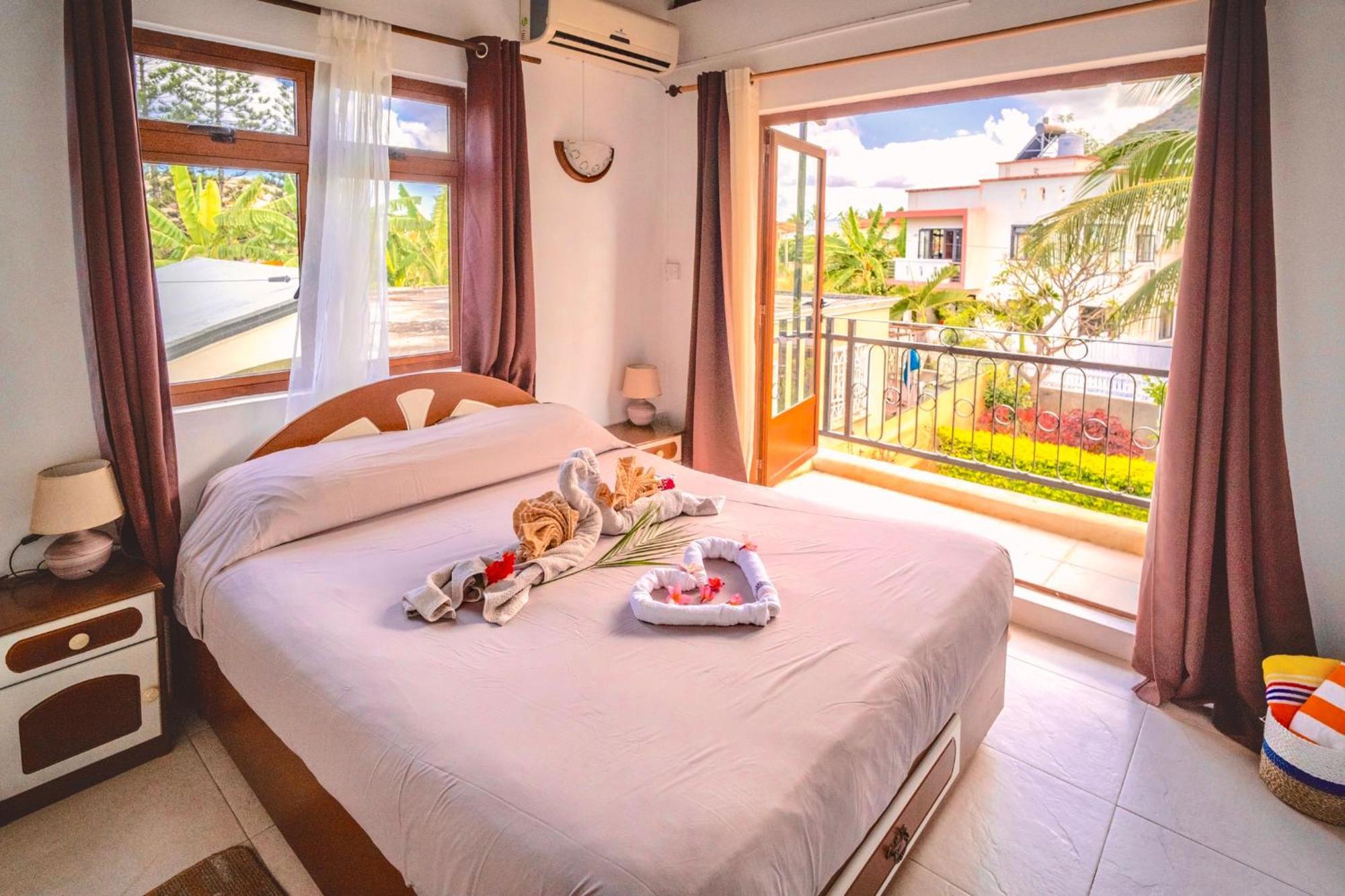 Charming Condo Ривьер-Нуар Экстерьер фото