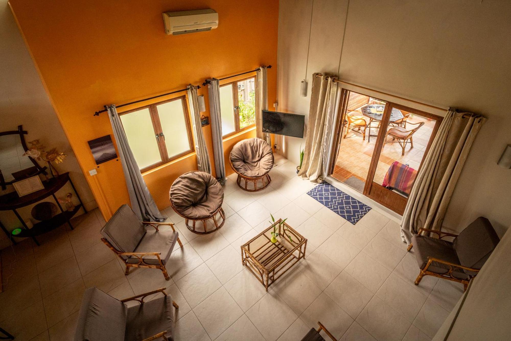 Charming Condo Ривьер-Нуар Экстерьер фото