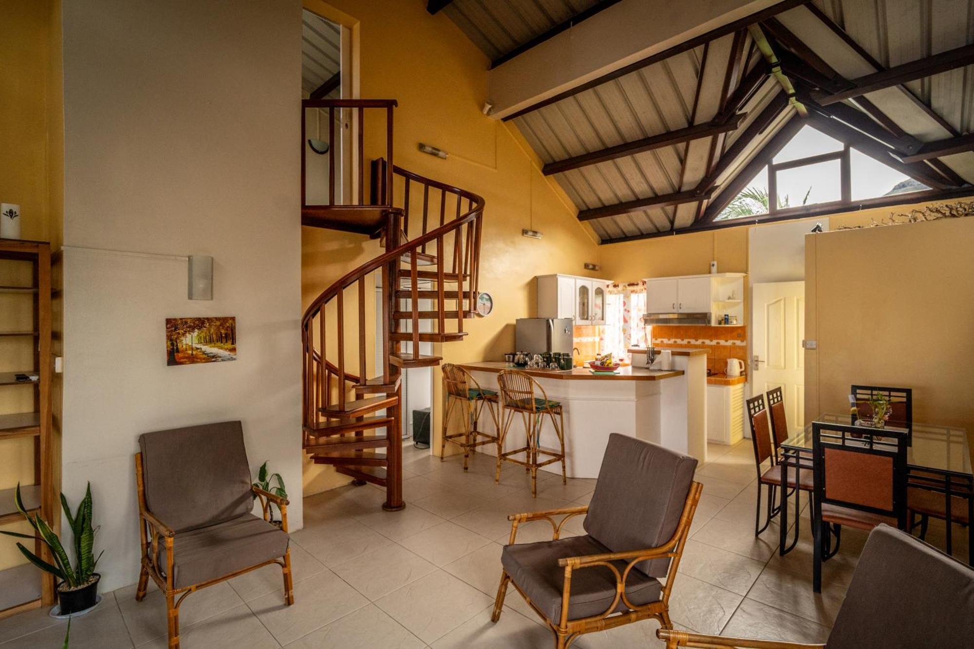 Charming Condo Ривьер-Нуар Экстерьер фото
