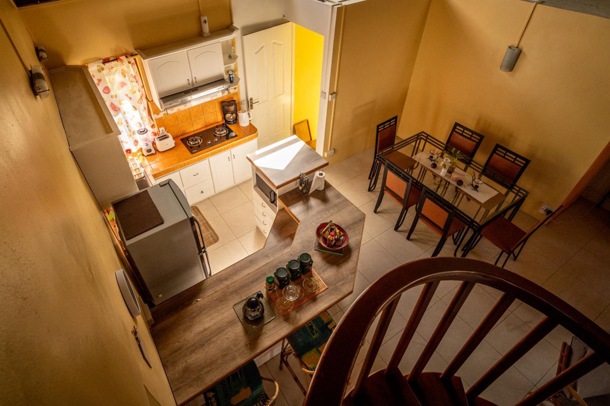 Charming Condo Ривьер-Нуар Экстерьер фото