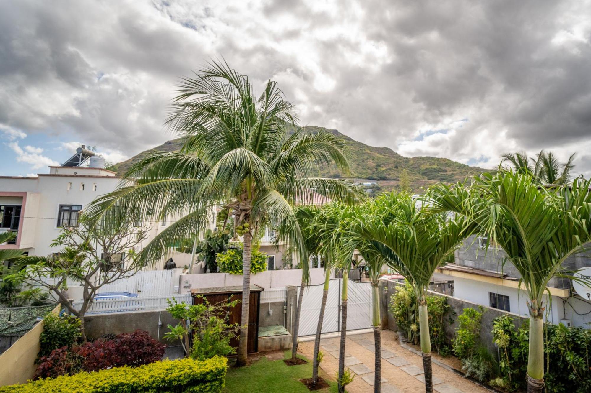 Charming Condo Ривьер-Нуар Экстерьер фото